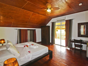 Takamaka Green Village