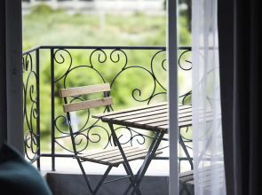 Theorie Hotel Sukhumvit 107 by SLH