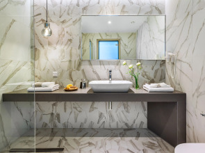 Ammon Zeus Luxury Beach Hotel