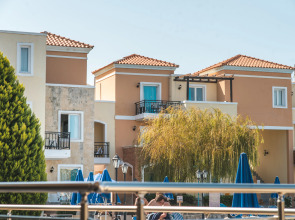 Отель Chrispy Waterpark Resort