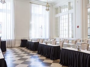 The Yorktowne Hotel, Tapestry Collection by Hilton