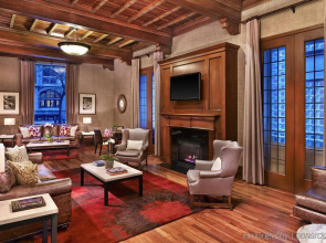 Tremont Hotel by SB at Chicago Magnificent Mile