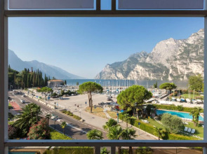 Lake Front Hotel Mirage