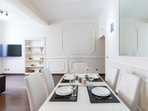 A World Aparts - Frattina Royal