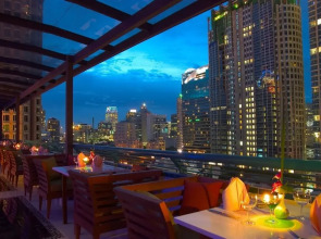 Radisson Hotel Chateau de Bangkok