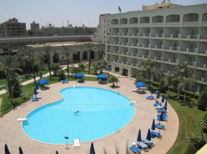 Grand Pyramids Hotel