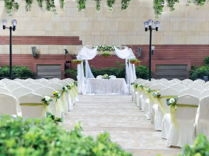 Harbour Plaza 8 Degrees