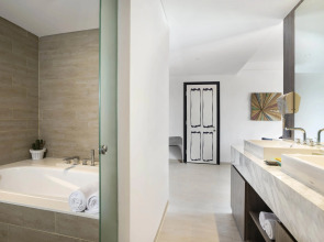 Kamaniiya Petitenget Seminyak