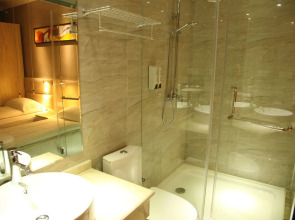 Fish Inn East Nanjing Road