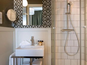 Le Petit Oberkampf Hotel & Spa