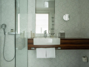 Le Parisis Paris Tour Eiffel