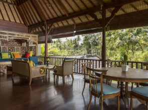 Отель Dwaraka The Royal Villas