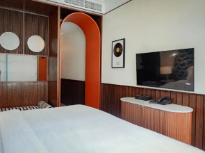 Sugar Marina POP, Kata Beach