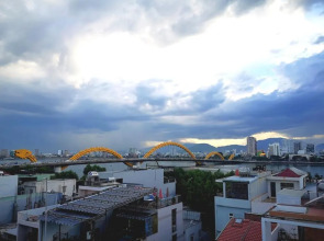 Benzen Boutique Stays Hostel and Apartment