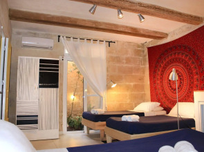 Two Pillows Boutique Hostel