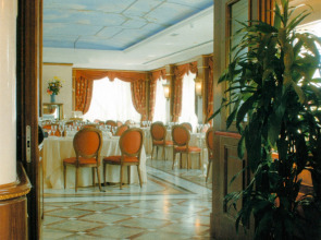 Andreola Central Hotel
