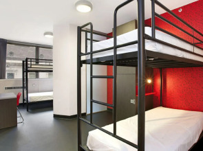 Space Hotel - Hostel