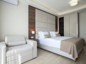 Отель Twelve by Aycon