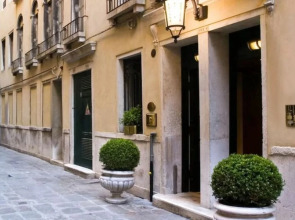 Torre dell'Orologio Suites