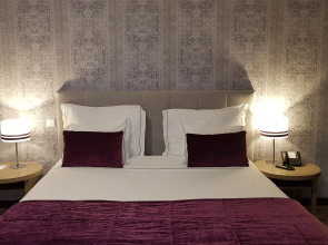 Santa Cruz Village Hotel