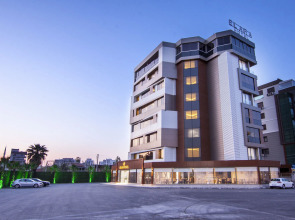 Majura Hotel