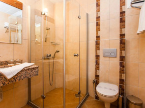 Kleopatra Blue Hawaii Hotel