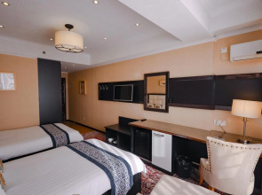 Отель Атлас