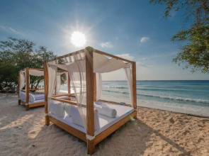 Jambuluwuk Oceano Resort Gili Trawangan