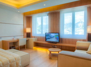 MarinaPlace Resort & Spa