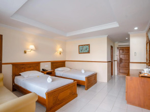 Palm Beach Hotel Bali