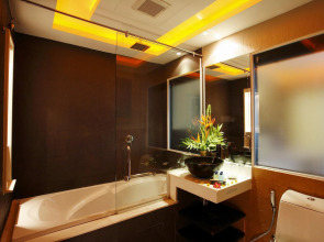 R-Mar Resort and Spa