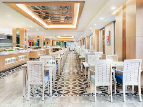 Ramada Hotel & Suites by Wyndham Kusadasi