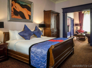 The Trinity City Hotel