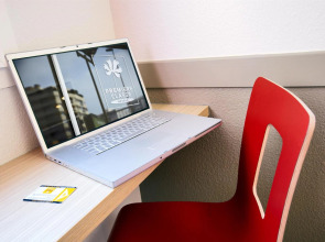 Premiere Classe Paris Ouest - Pont De Suresnes