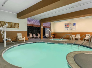 Capri Suites Anaheim