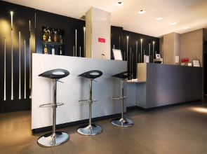 Hotel Arc de Triomphe Etoile