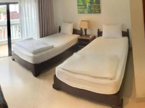 Backhome Hotel - Hostel