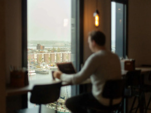 Holiday Inn - the niu, Fender Amsterdam by IHG