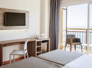 Globales Cala Vinas Adults Only 16+