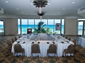 DoubleTree Resort & Spa by Hilton Ocean Point-N. Miami Beach
