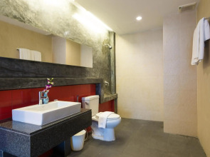 Alfresco Phuket Hotel