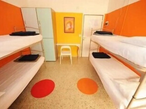 Sunflower Beach Backpacker Hostel