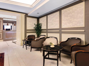 Catalonia Las Cortes Hotel