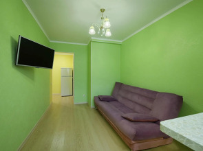 Апартаменты на улице Крайнего 4