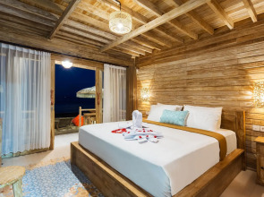 The Dewi Sun Sun Suite