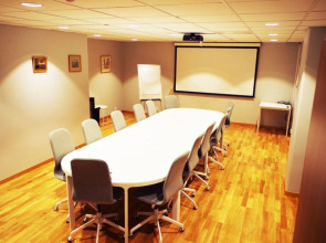 Spoton Hostel & Sportsbar