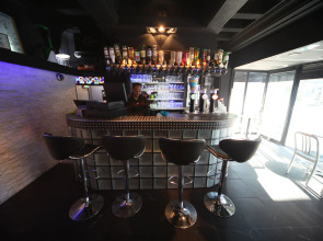 Peace & Love - Hostel