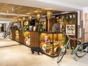 Отель Innside by Meliá Alcudia