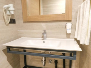 Alesta Seaside Residence