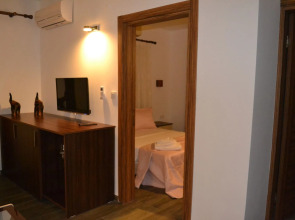 Queen Boutique Hotel